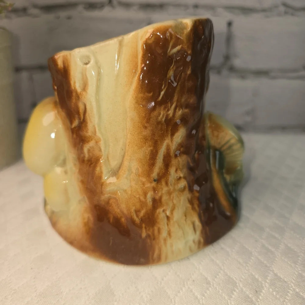 VINTAGE MID-CENTURY MODERN STUMP PLANTER WITH MUSHROOM DETAILS